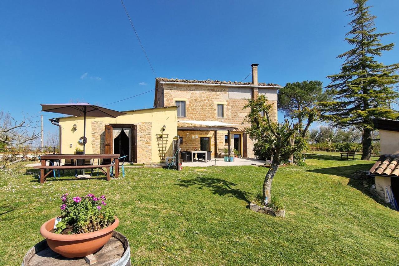 Villa Pilotti Country House Penna San Giovanni Exterior foto