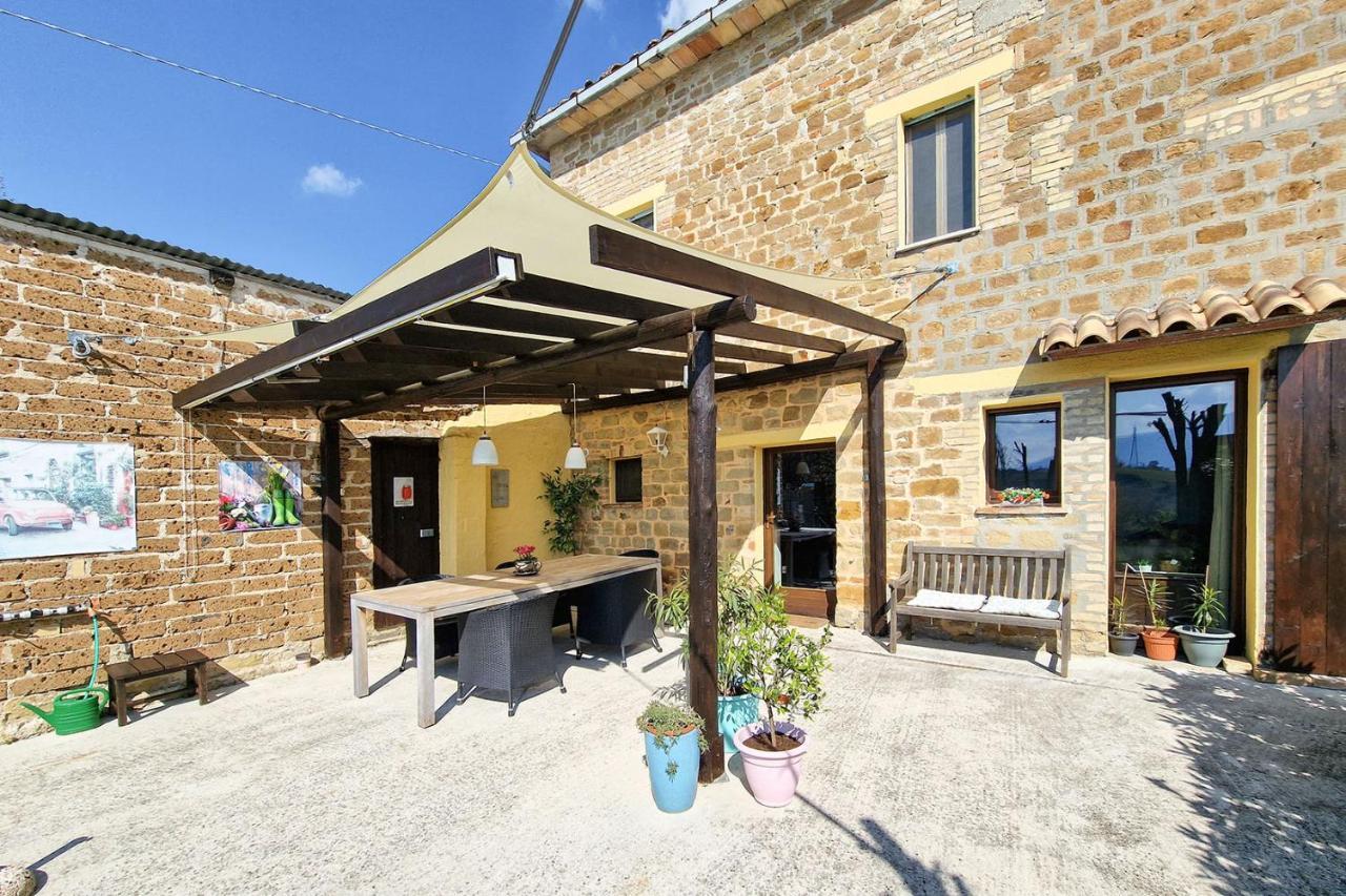 Villa Pilotti Country House Penna San Giovanni Exterior foto
