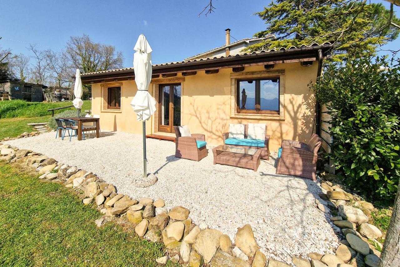 Villa Pilotti Country House Penna San Giovanni Exterior foto